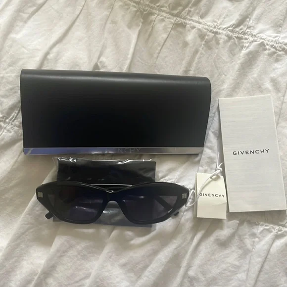Givenchy | Accessories | Brand New Never Used Givenchy Gv  display picture 1